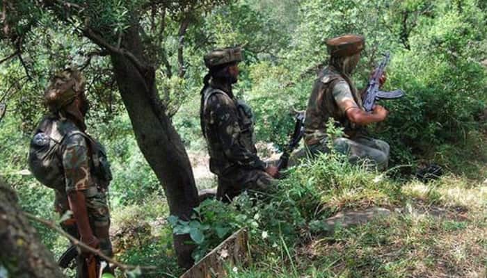 Two Army jawans killed in Kashmir as Pakistani troops pound Indian positions
