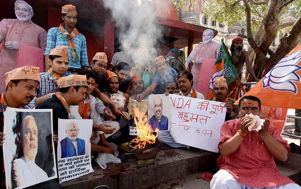 BJP workers performing Havan for the partys win in Bihar assembly elections in Patna.