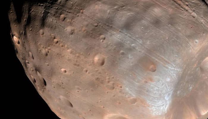 Mars’ moon Phobos is slowly falling apart