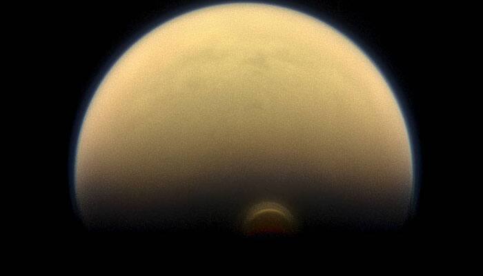 Cassini spots monstrous ice cloud on Saturn&#039;s moon Titan