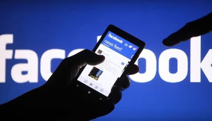 Facebook tests vanishing messages