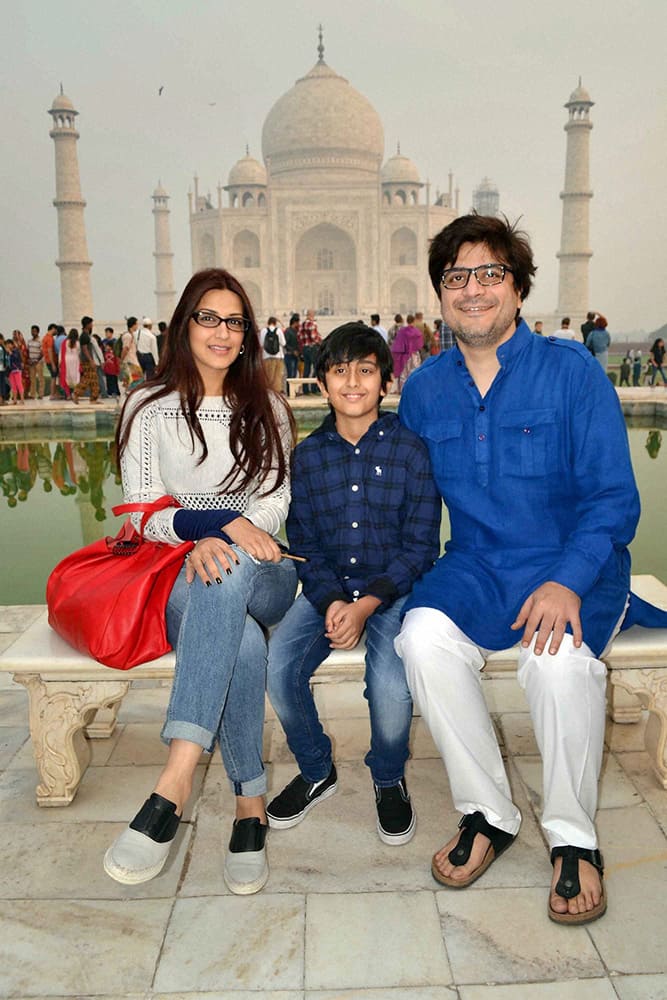 Sonali Bendre with her family at Taj Mahal in Agra.