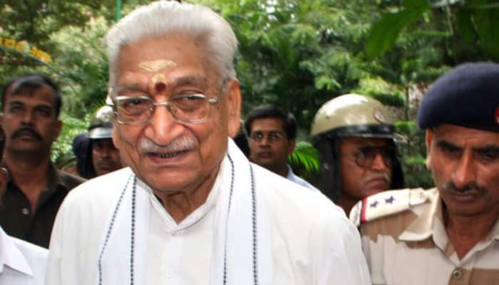 Vishwa Hindu Parishad patron Ashok Singhal &#039;very critical&#039;, say doctors