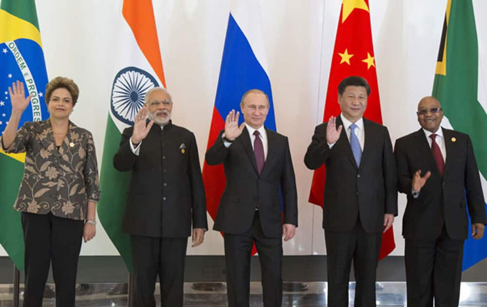 Leaders of BRICS Dilma Rousseff,  Narendra Modi, Vladimir Putin, Xi Jinping and Jacob Zuma pose for a photo during their meeting prior to the G-20 Summit in Antalya.