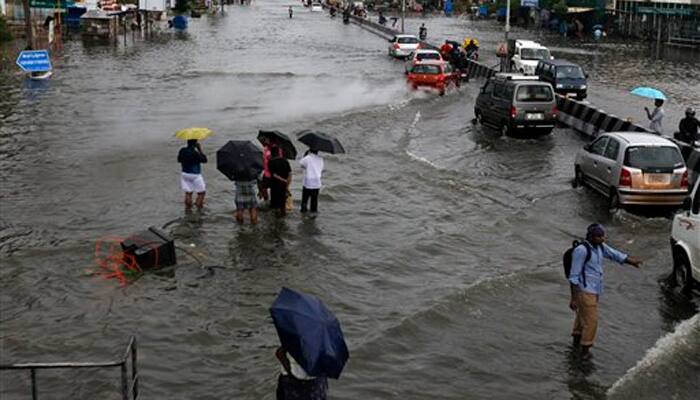 Chennai rain havoc: Jaya allocates Rs 500 crore relief as toll climbs to 71, IAF in action 