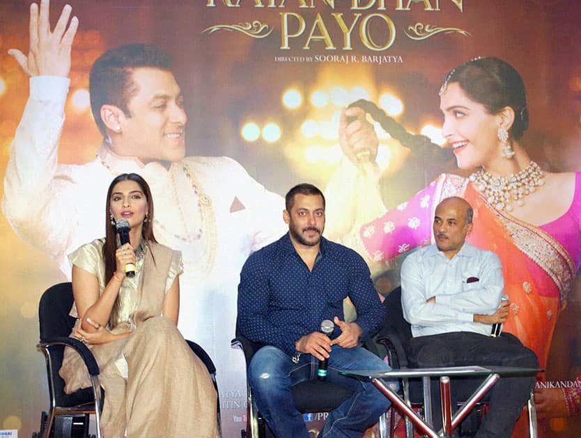 Bollywood actors Salman Khan, Sonam Kapoor and Director Sooraj Barjatya to thanks the audience for the love and support they have shown for the film Prem Ratan Dhan Payo in Mumbai.