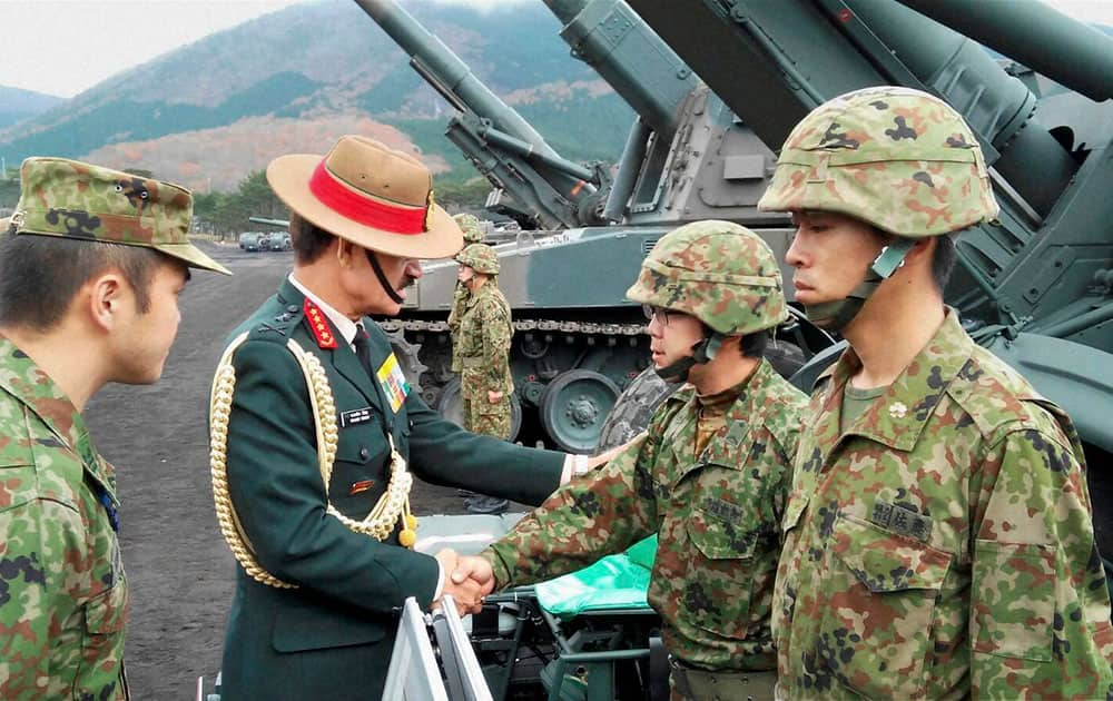 Chief of Army Staff Dalbir Singh Suhag interacting with the students at the Japanese Ground Self Defence Forces Fuji School (Combined Training) in Shizuoka.