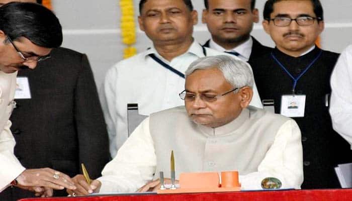 Nitish Kumar sworn in as Bihar CM, Lalu&#039;s son his deputy