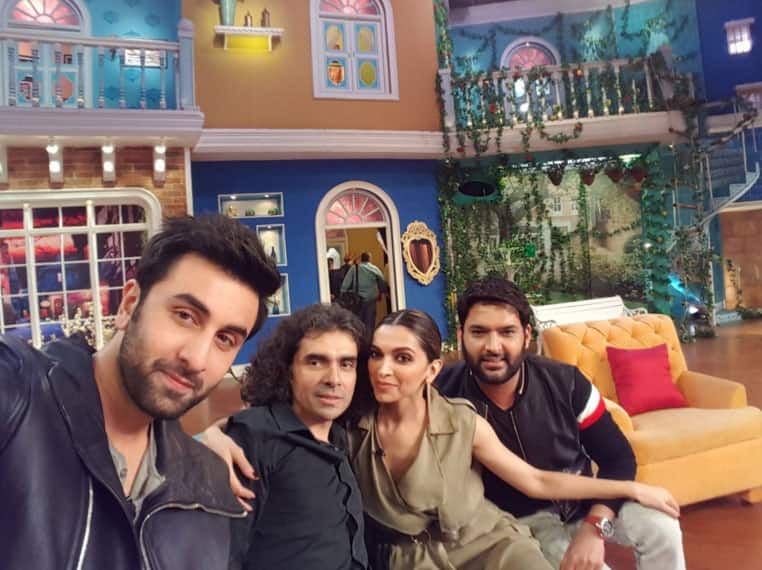 Who took best selfie ? Me or ranbir ?? @deepikapadukone  #Tamasha on #cnwk tomorrow 10 pm. Keep smiling :)) Twitter@KapilSharmaK9