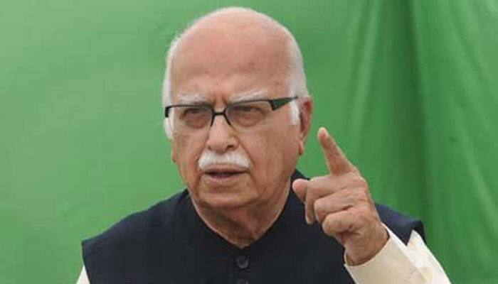 LK Advani puts aside Bihar debacle, lavishes praise on PM Modi