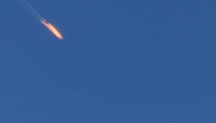 Turkey shoots down Russian war plane on Syria border