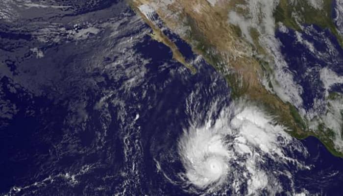 Hurricane Sandra upgraded to Category 3, gathers force fast in Pacific