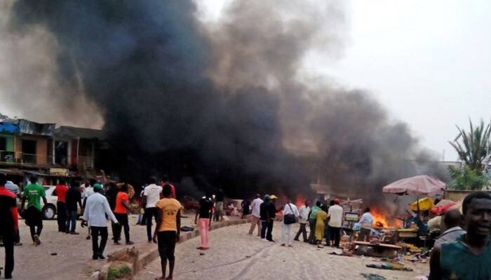 Suicide bomber kills 21 at Shi`ite Muslim procession in Nigeria