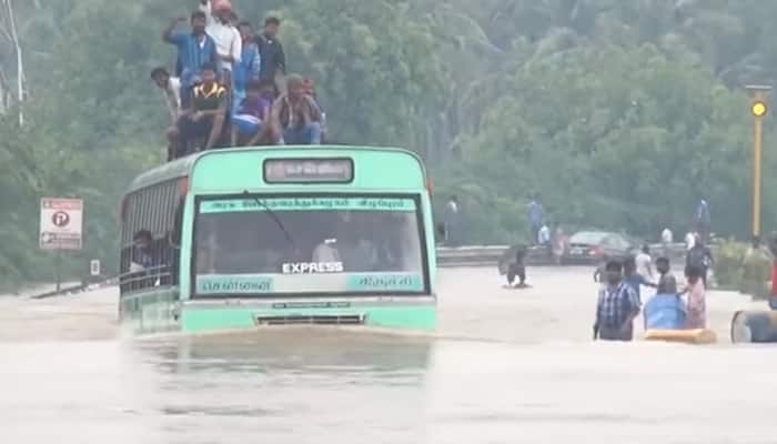 Watch: This bus driver is flooded Chennai&#039;s new hero