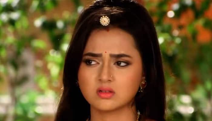 Swaragini: Ragini dons news avatar, becomes owner of the Maheshwari house!