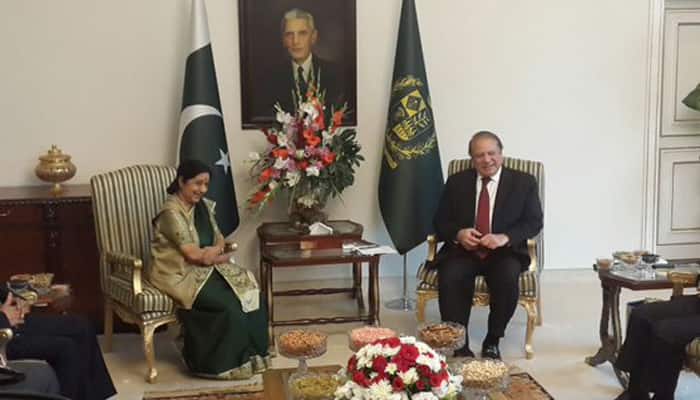 When Sushma Swaraj sported a &#039;green&#039; sari to announce the resumption of Indo-Pak talks 