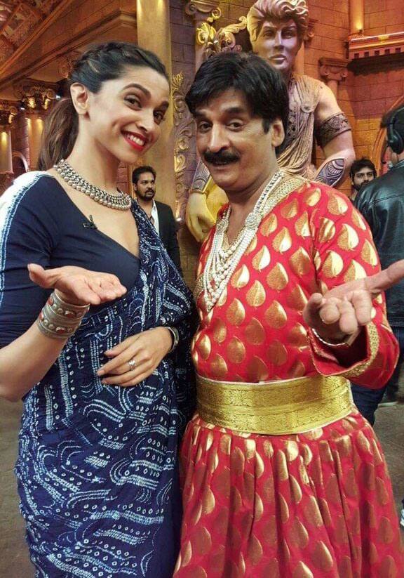 Deepika Padukone :- Deepika Padukone on the sets of Comedy Nights Bachao. #BajiraoMastani  (tfs @RanveerPlanet)  -twitter