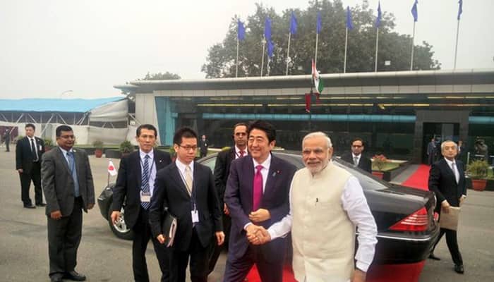 Japanese PM Shinzo Abe arrives in Varanasi to a red carpet welcome