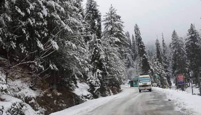 Freezing weather grips North India, temperature in J&amp;K dips below freezing point