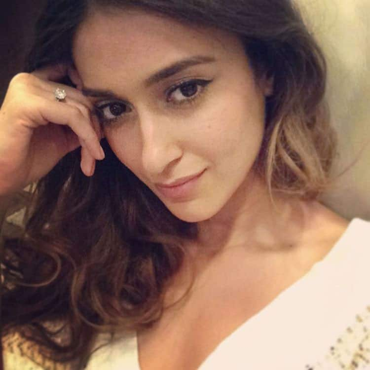 Ileana D'Cruz :- Heyyy...how u doin?? -instagram