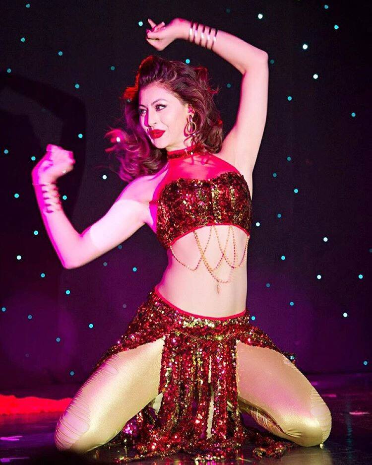 URVASHI RAUTELA :- Dancing is like dreaming with your feet. -instagram