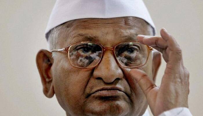 Arvind Kejriwal should&#039;ve checked Rajendra Kumar&#039;s record: Anna Hazare on CBI raids