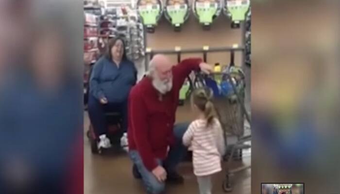 Small girl mistakes white-bearded man for Santa Claus - Watch what happens next