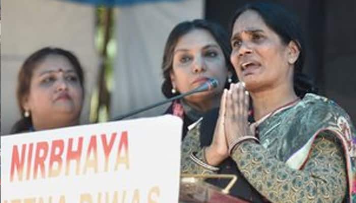Nirbhaya&#039;s parents to protest at India Gate as juvenile rapist to walk free today