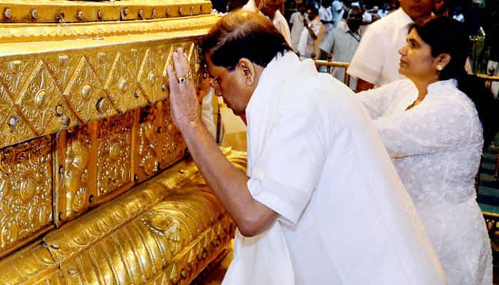 Gold-rich temples weigh monetisation, but &#039;melting&#039; a dampener