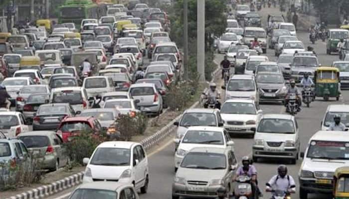 Delhi ministers to carpool to work during 15-day odd-even rule