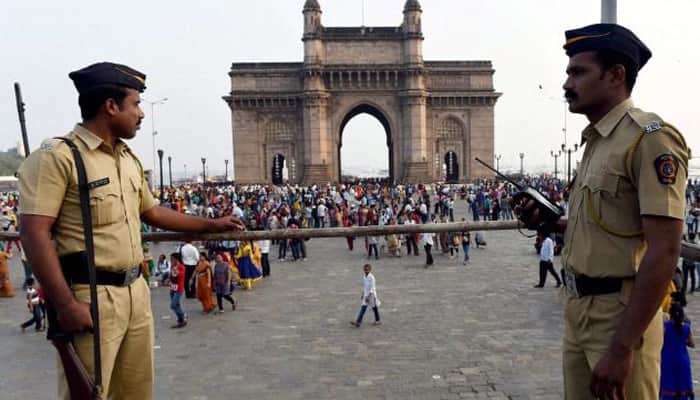 Terror threat looms over Mumbai; police bans New Year parties