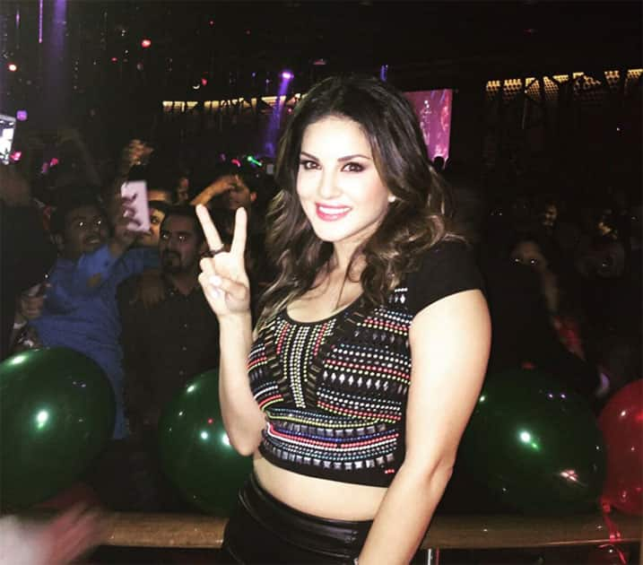 Crazy party in Dubai the other night!! So many people! Love yall!  Twitter@SunnyLeone