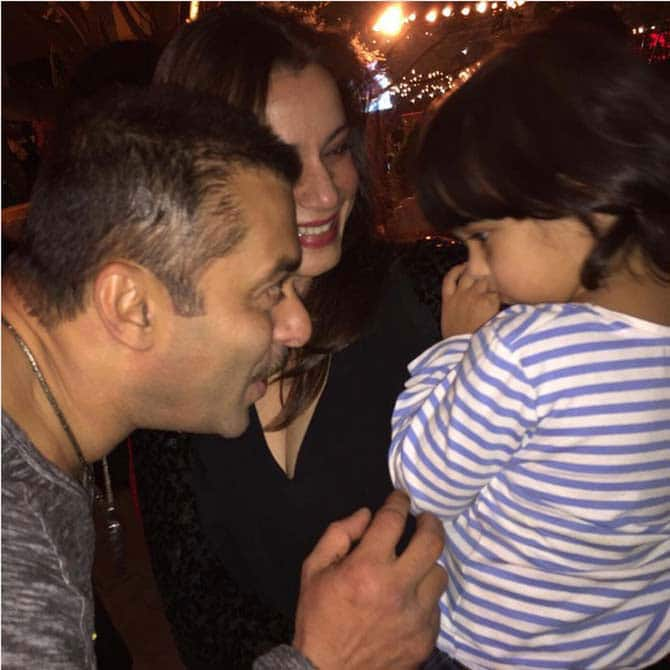 Salman gets playful with Ahana, the daughter of his Hum Saath-Saath Hain sister Neelam Kothari Soni. -twitter