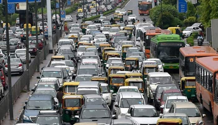 Not cars, but road dust is the biggest polluter in Delhi!