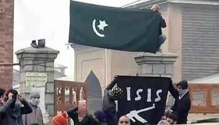 26/11 mastermind Hafiz Saeed&#039;s posters, ISIS flags waved in Srinagar