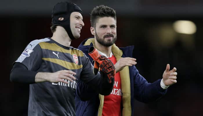 How polyglot Petr Cech helps in Arsenal's defensive success?