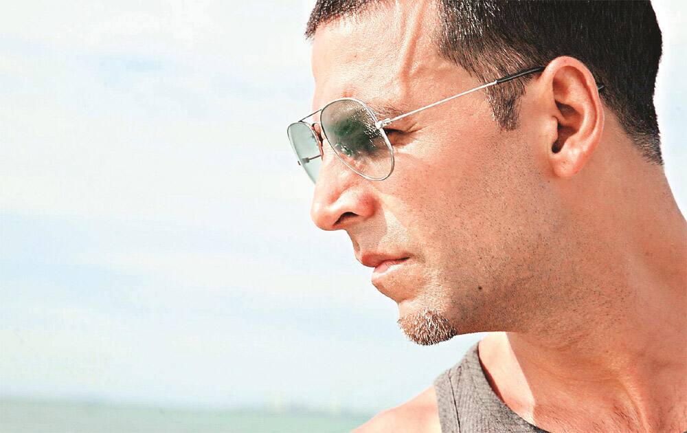 6. Akshay Kumar: (Earnings: Rs 127.83 crore)
