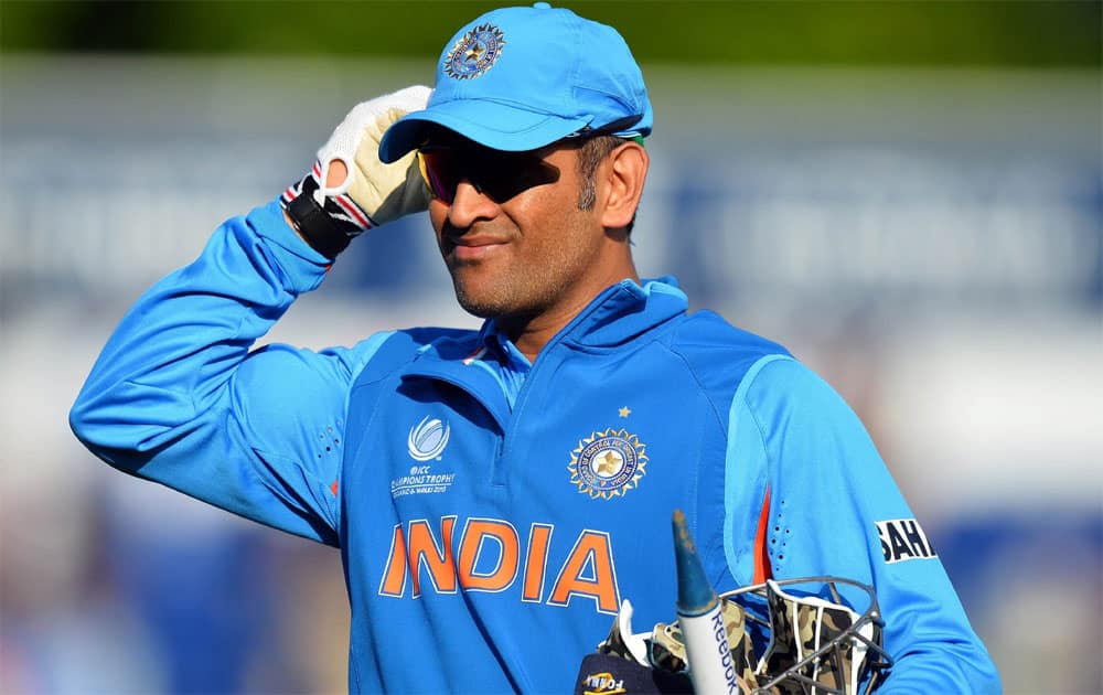 4. Mahendra Singh Dhoni: (Earnings: Rs 119.33 crore)