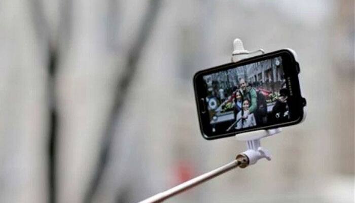 Replace selfie stick with this camera app!