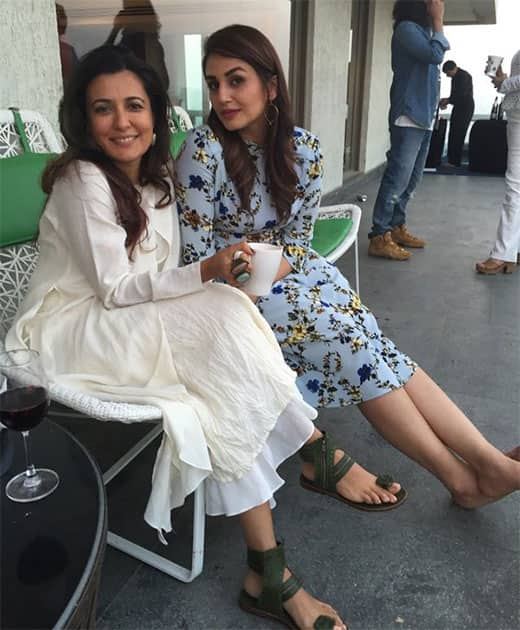 Two beauties! @humasqureshi @minimathur Twitter@humasqureshi