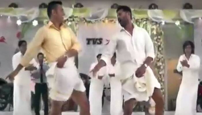 VIDEO: MS Dhoni&#039;s &#039;lungi dance&#039; with Prabhu Deva is something you shouldn&#039;t miss!