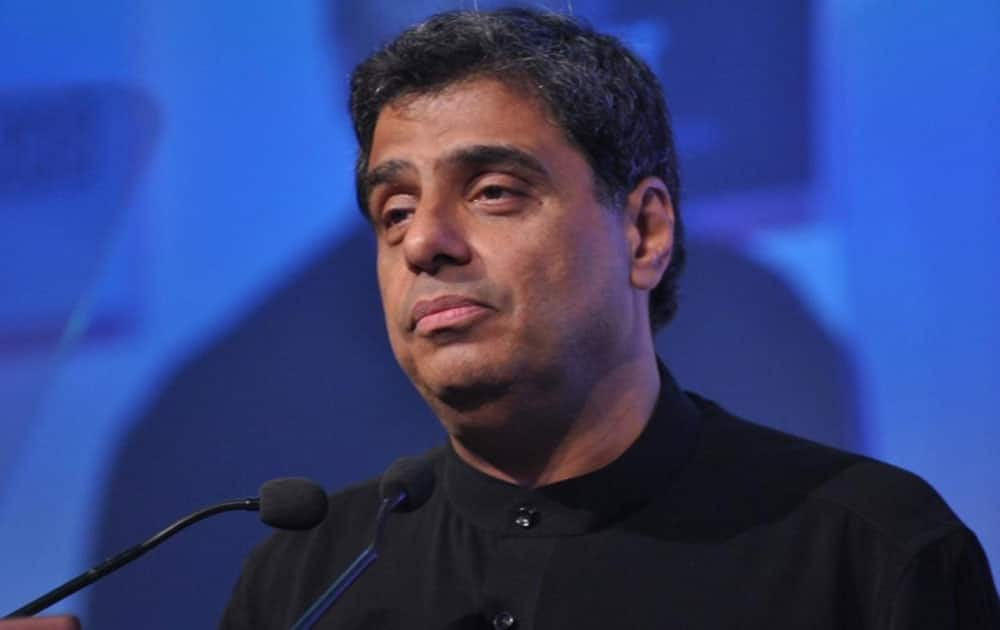 Ronnie Screwvala is at No.8 with donation of Rs 158 crore.