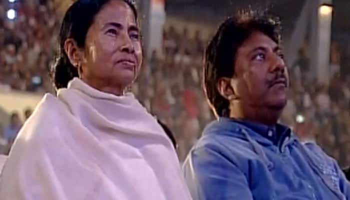 Mamata hosts &#039;Ghulam Ali concert&#039; in Kolkata, faces critisism post Pathankot attack, Malda violence – Watch video