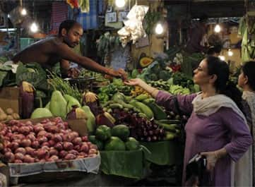 WPI inflation at (-)0.73% in December, food prices harden