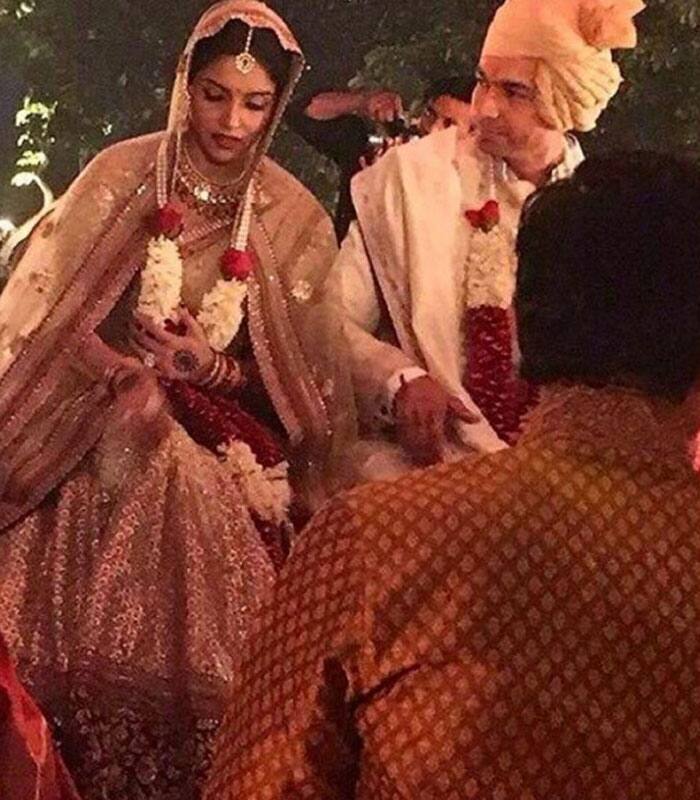 Asin Thottumkal marries Rahul Sharma