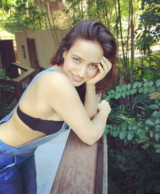 The sun makes me smile... Twitter@Officialneha