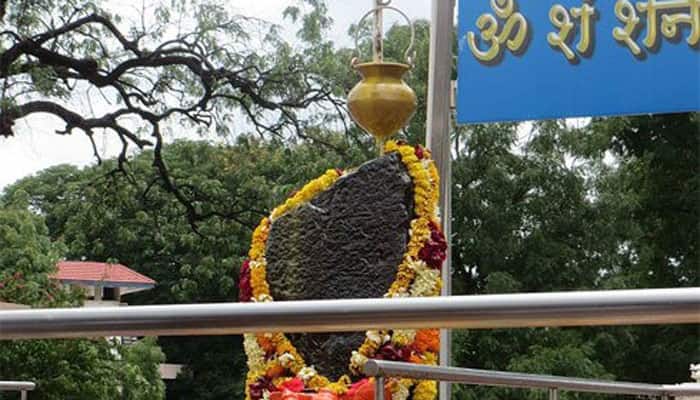 Women&#039;s group threatens to land on Shani Shingnapur Temple by chopper today; security tightened