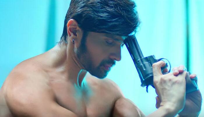 Himesh Reshammiya, Farah Karimeaa&#039;s lethal love story in &#039;Teraa Surroor&#039;—Watch trailer!