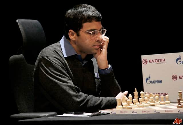 Viswanathan Anand bounces back with easy win over Matthias Bach