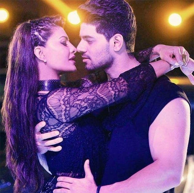 Twitter@soorajpancholi9